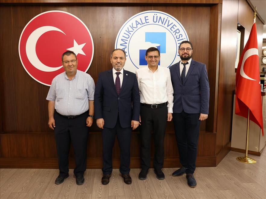 rektor-gungor-basarili-akademisyenleri-odullendirdi