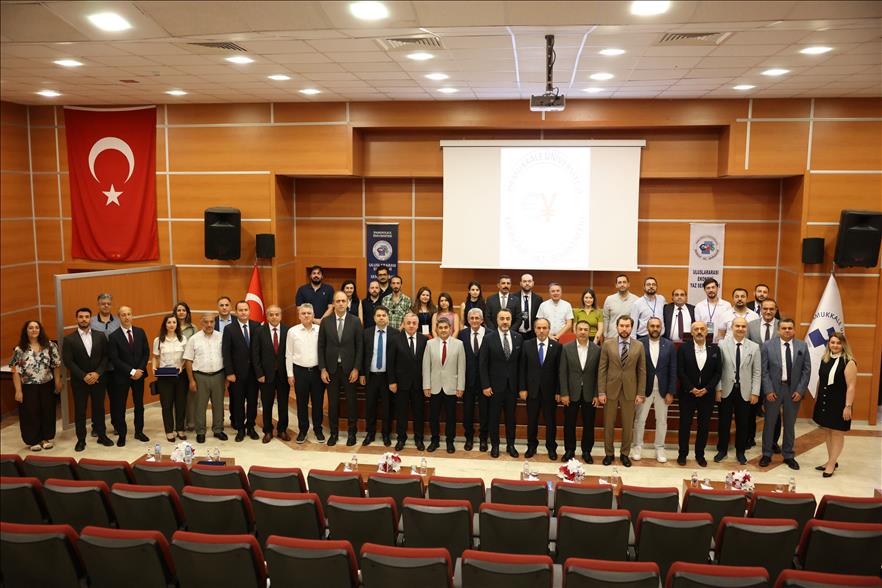 rektor-gungor-uluslararasi-ekonomi-yaz-seminerlerinin-acilisini-gerceklestirdi