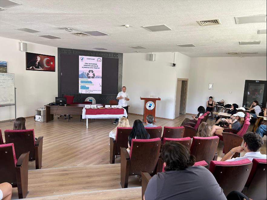 turizm-fakultesinde-turk-mutfaginin-surdurulebilirligi-acisindan-atik-yonetimi-konulu-bir-konferans-duzenlendi
